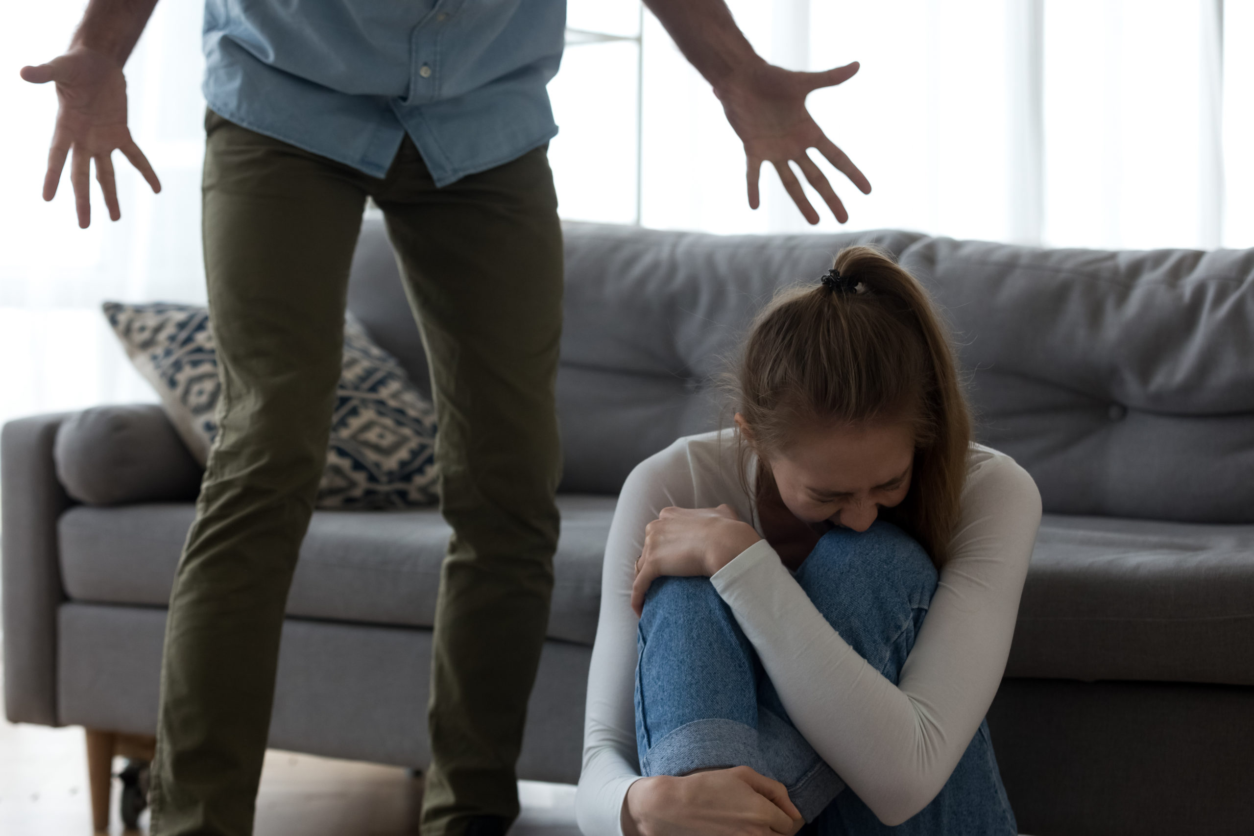 Przemoc w domu – jakie podjąć kroki